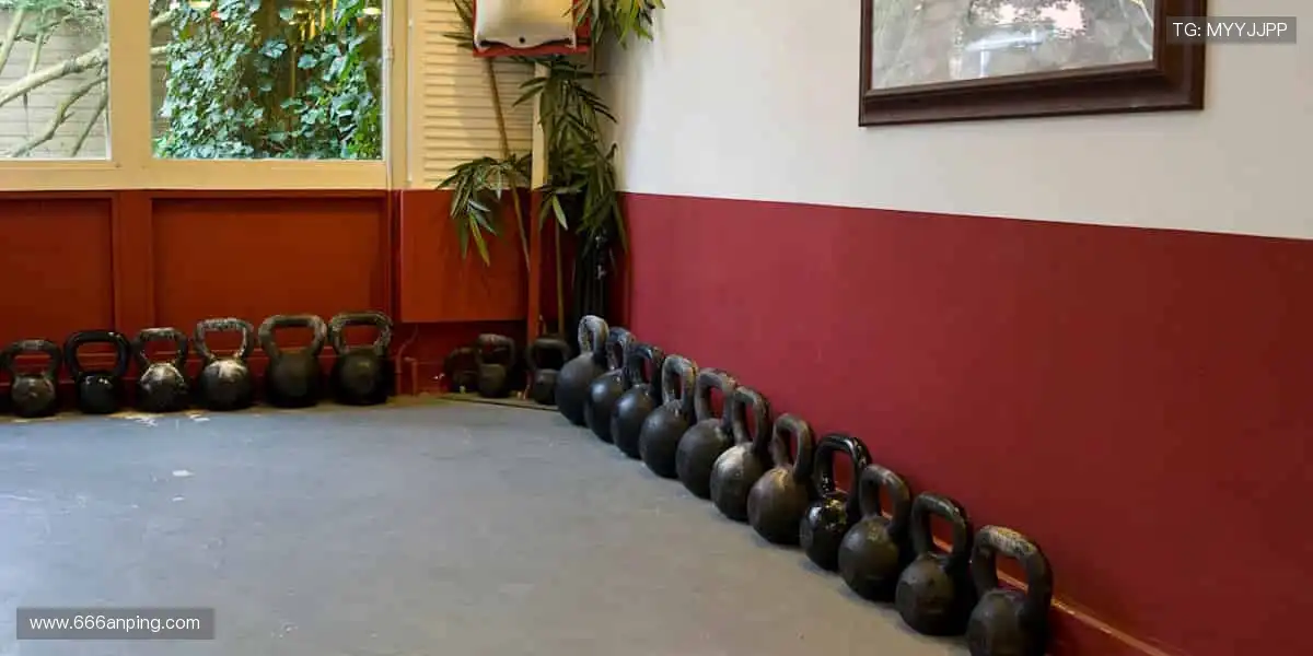 独家限量发售，潮流先锋必备！👕 用装备定义你的运动态度！